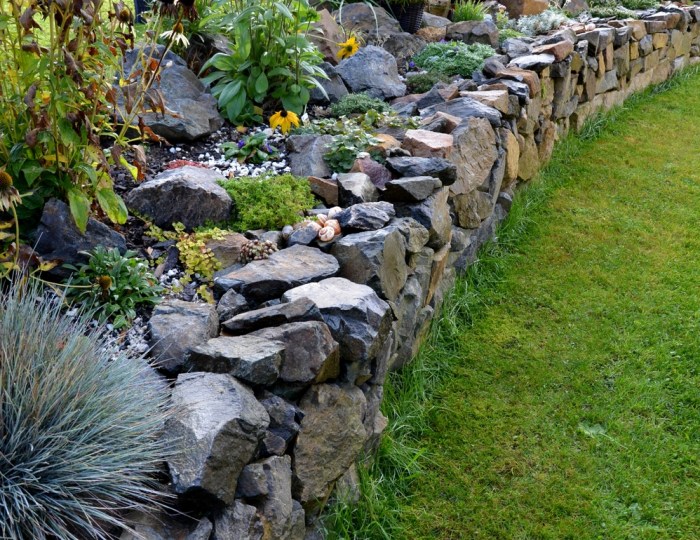 Stone wall retaining natural landscape walls garden landscaping ideas dry bench house masonry stones read landscapes public piedra build